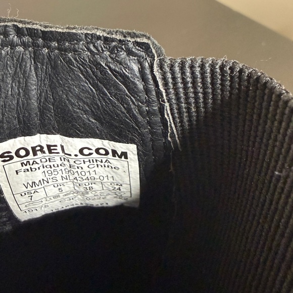 Sorel Black and Pink Heeled Boots - Picture 9 of 9